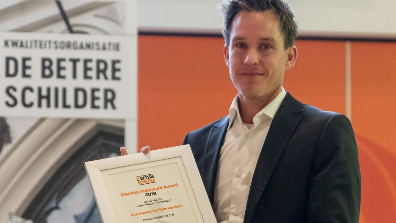 2019 11 14 uitreiking betere schilder van hussel schilderwerken