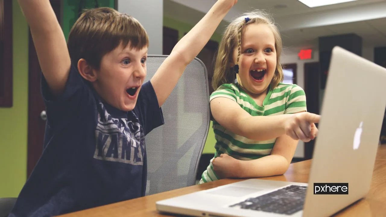 2020 04 03 laptop computer person creative video game play home 764632 pxhere