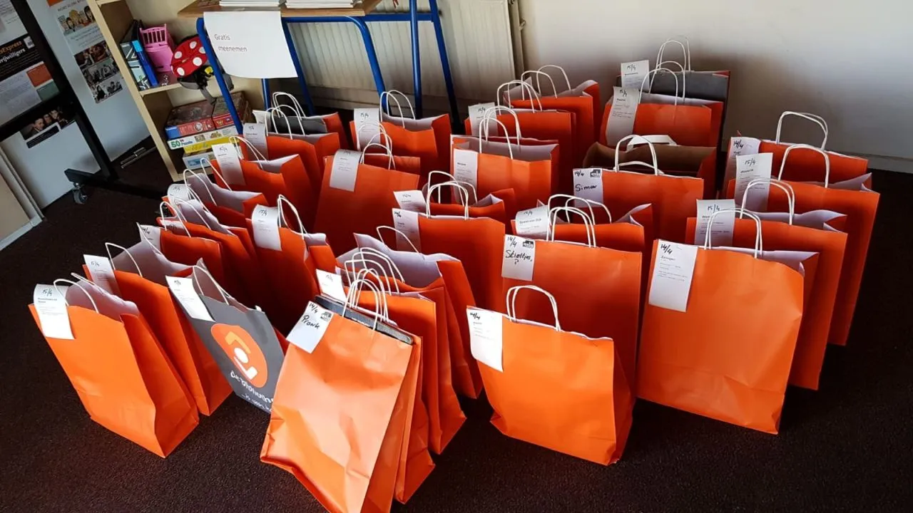 2020 04 16 tasjes afhaalbieb