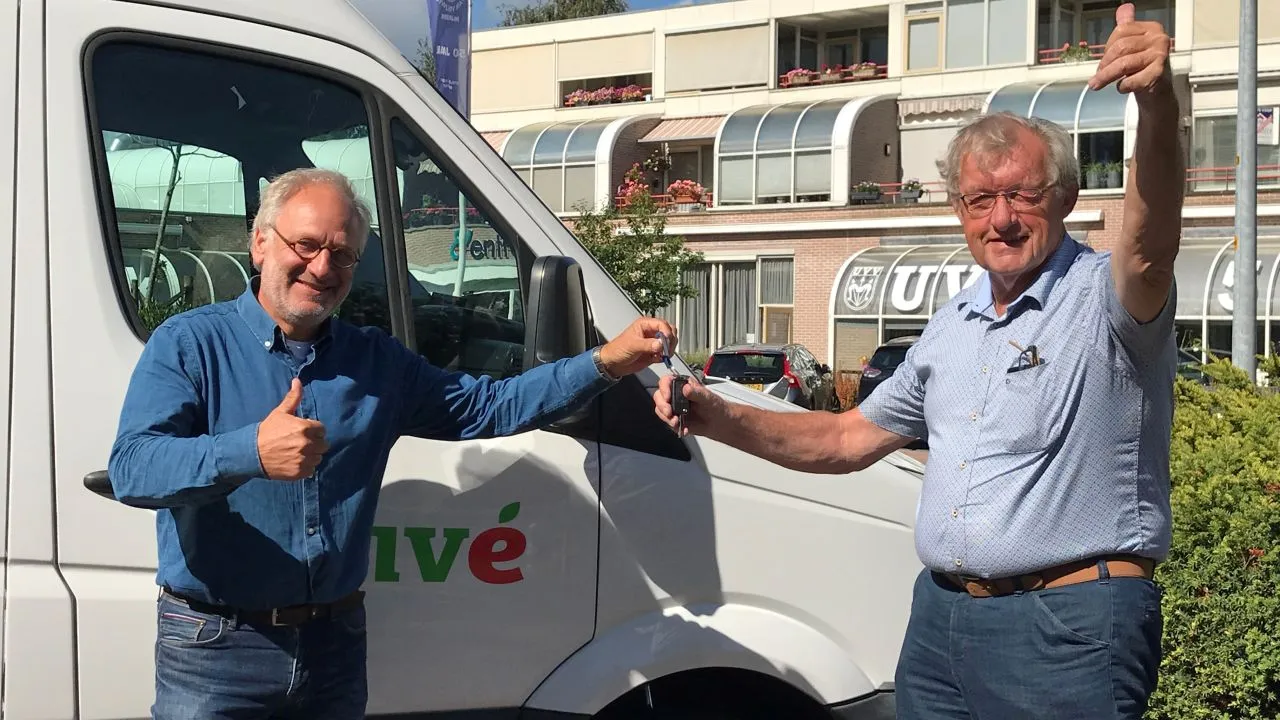 2020 07 28 overdracht bussen uvv