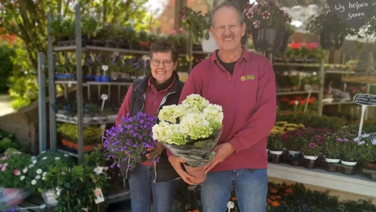 2021 04 28 jan ham actie tegel voor tuinplant