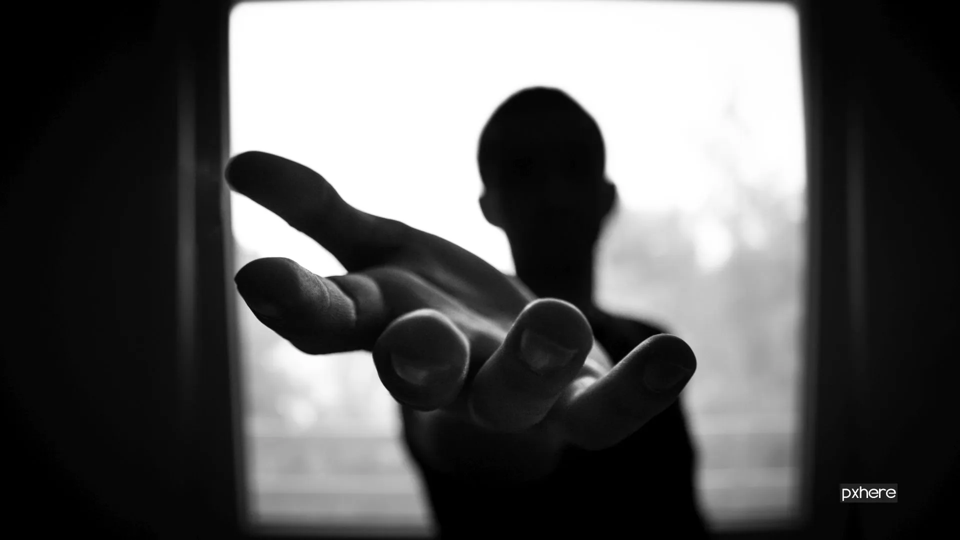 2021 09 24 eenzaamheid hand man silhouette person black and white photography 913332 pxhere