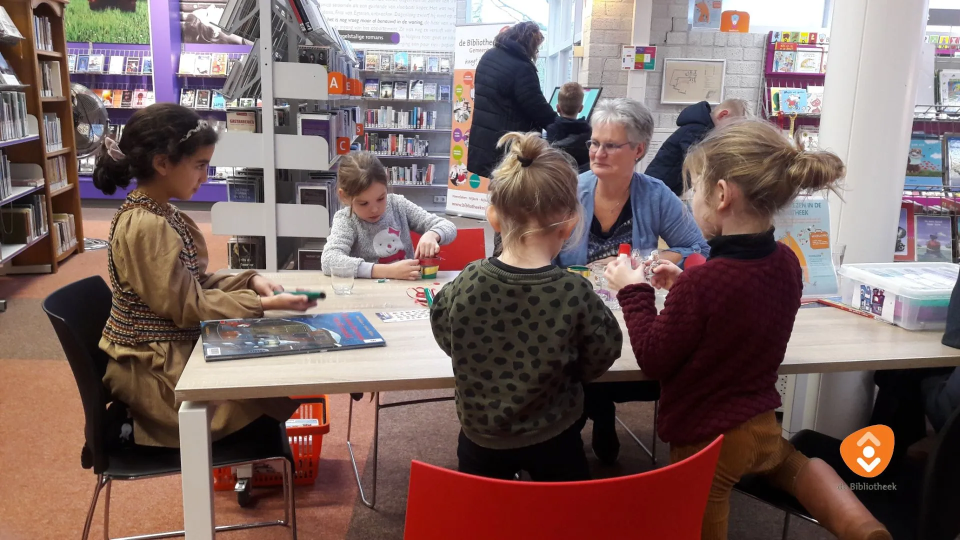 2021 12 14 voorlezen en knutselen in bibliotheek nijkerk