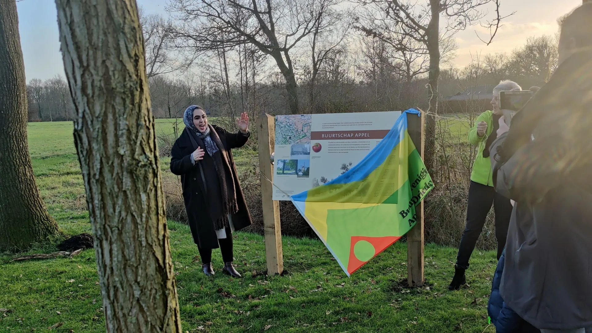 2022 02 03 onthulling informatiebord appel