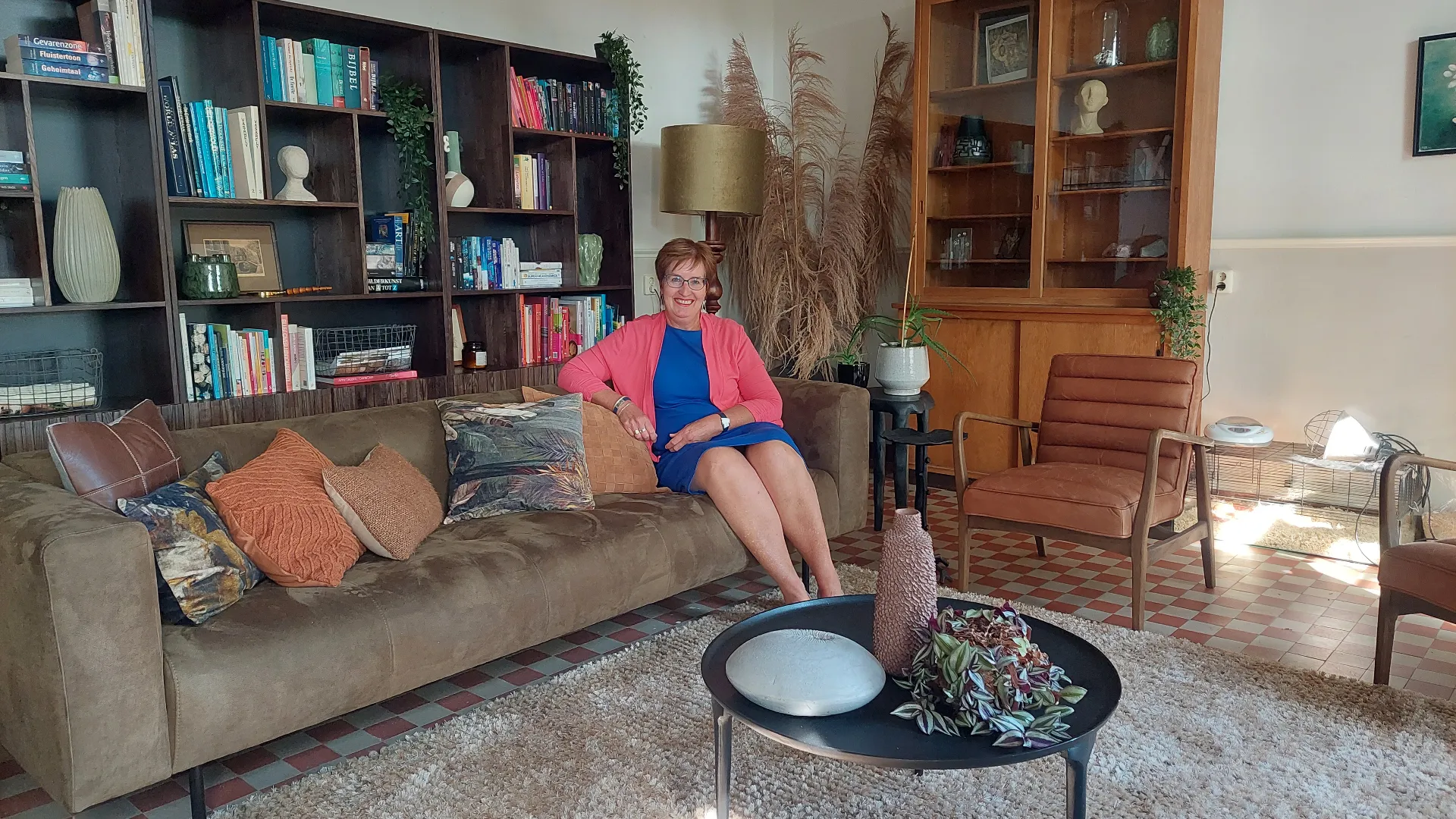 2022 05 11 larinda bok in de bibliotheek van streams brink42