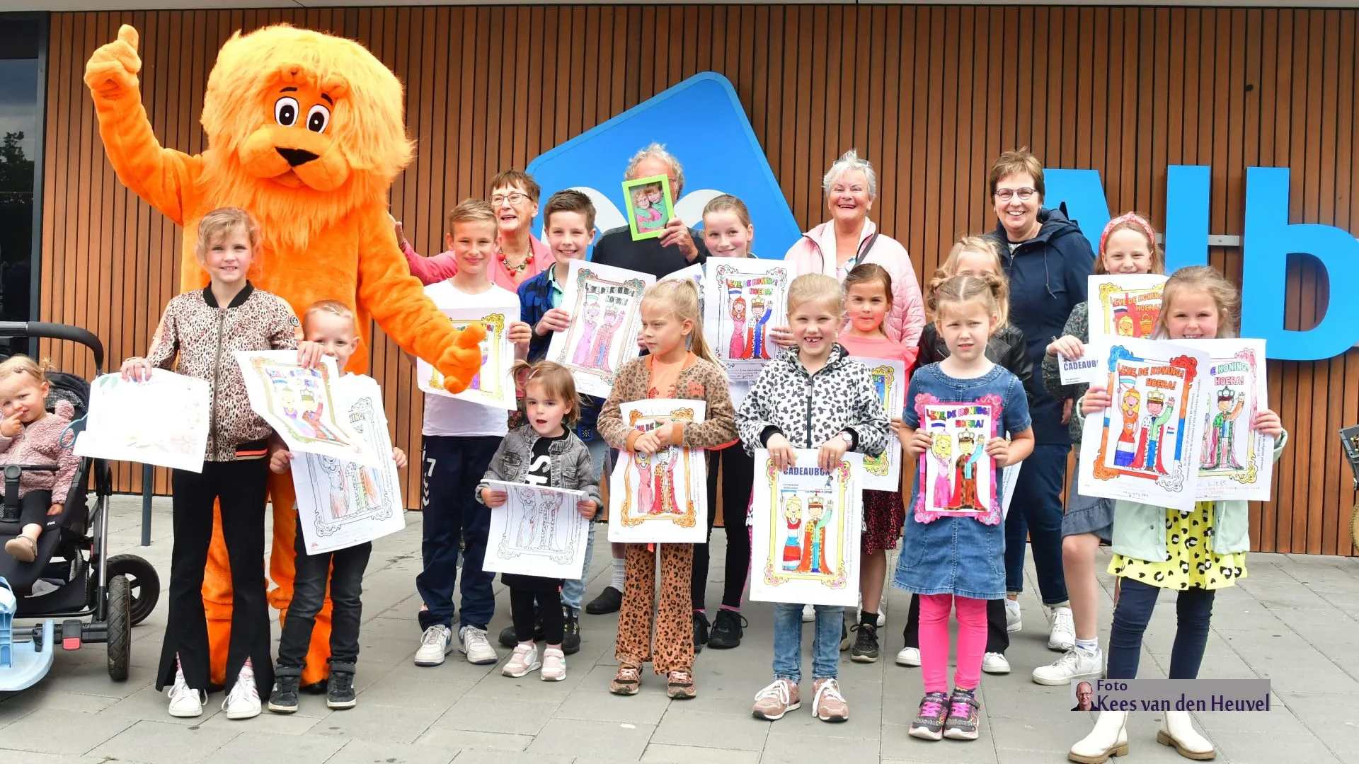 2022 05 25 oranjevereniging uitreiking kleurplaten 2022 hoofdfoto
