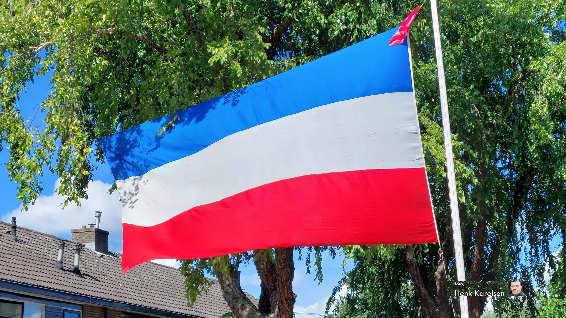 2022 08 06 omgekeede vlag