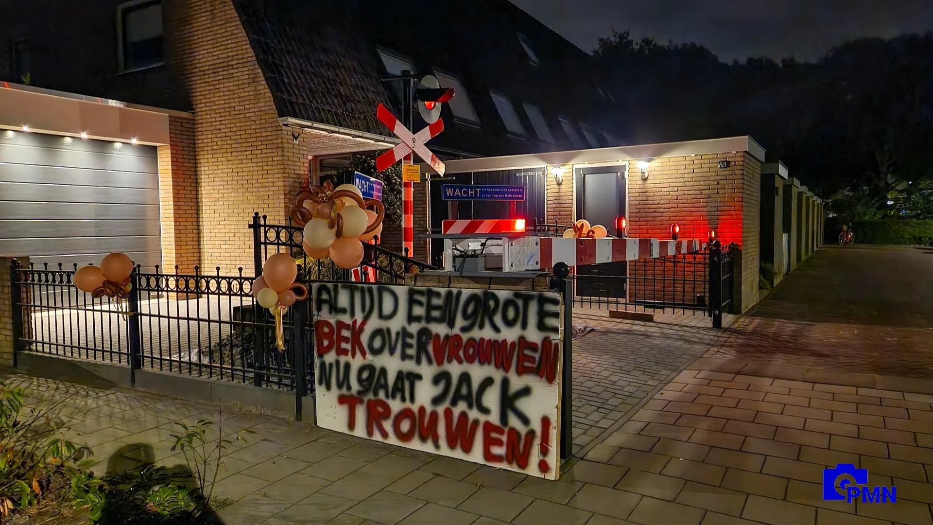 2022 08 27 spoorwegovergang trouwen