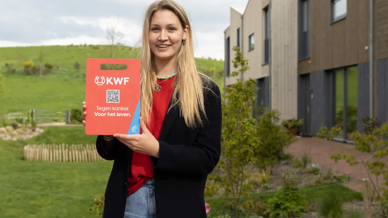 2022 08 31 kwf collectant met bord 1600