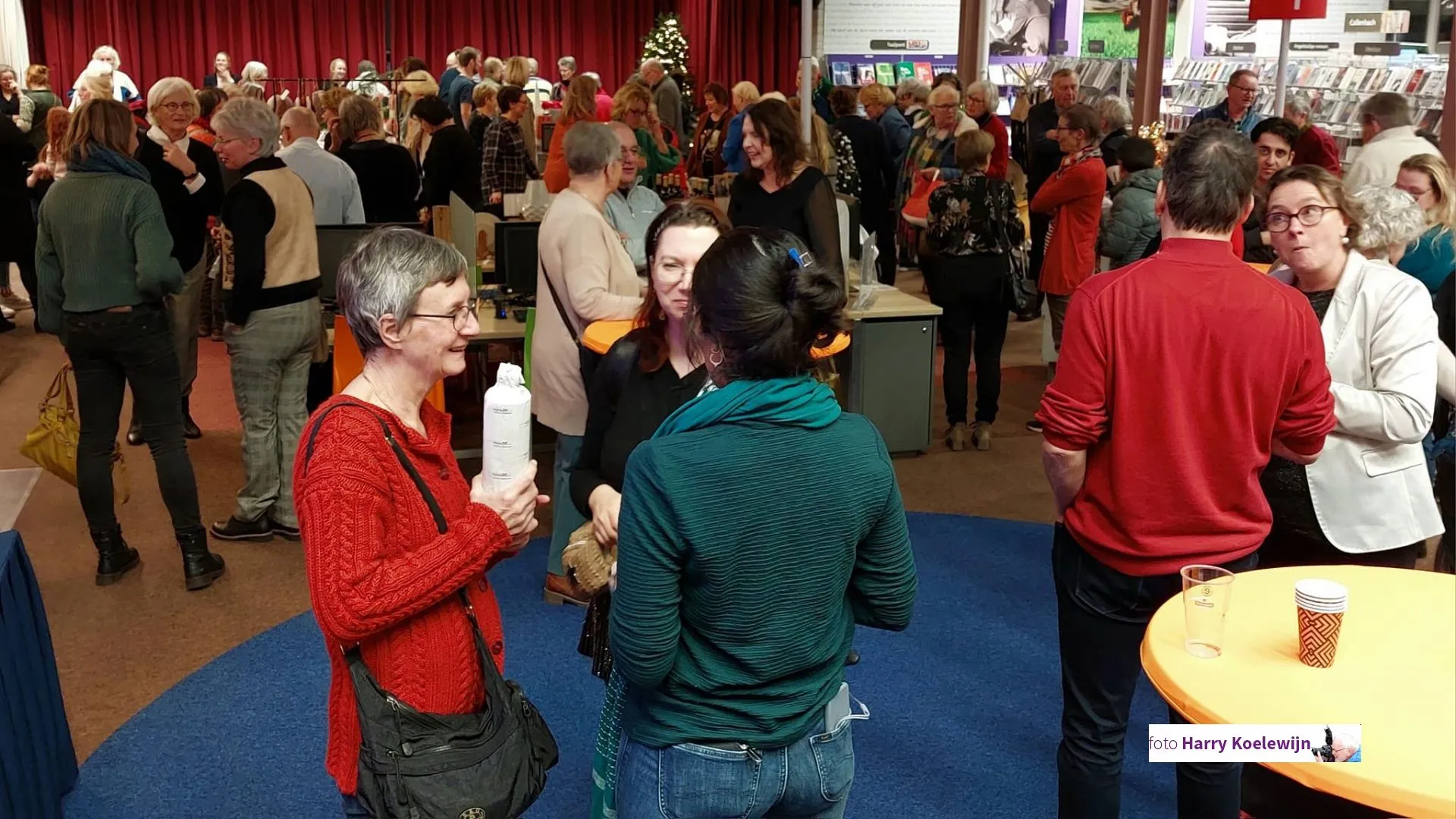 2022 12 16 lkerstmarkt bnibliotheek 003