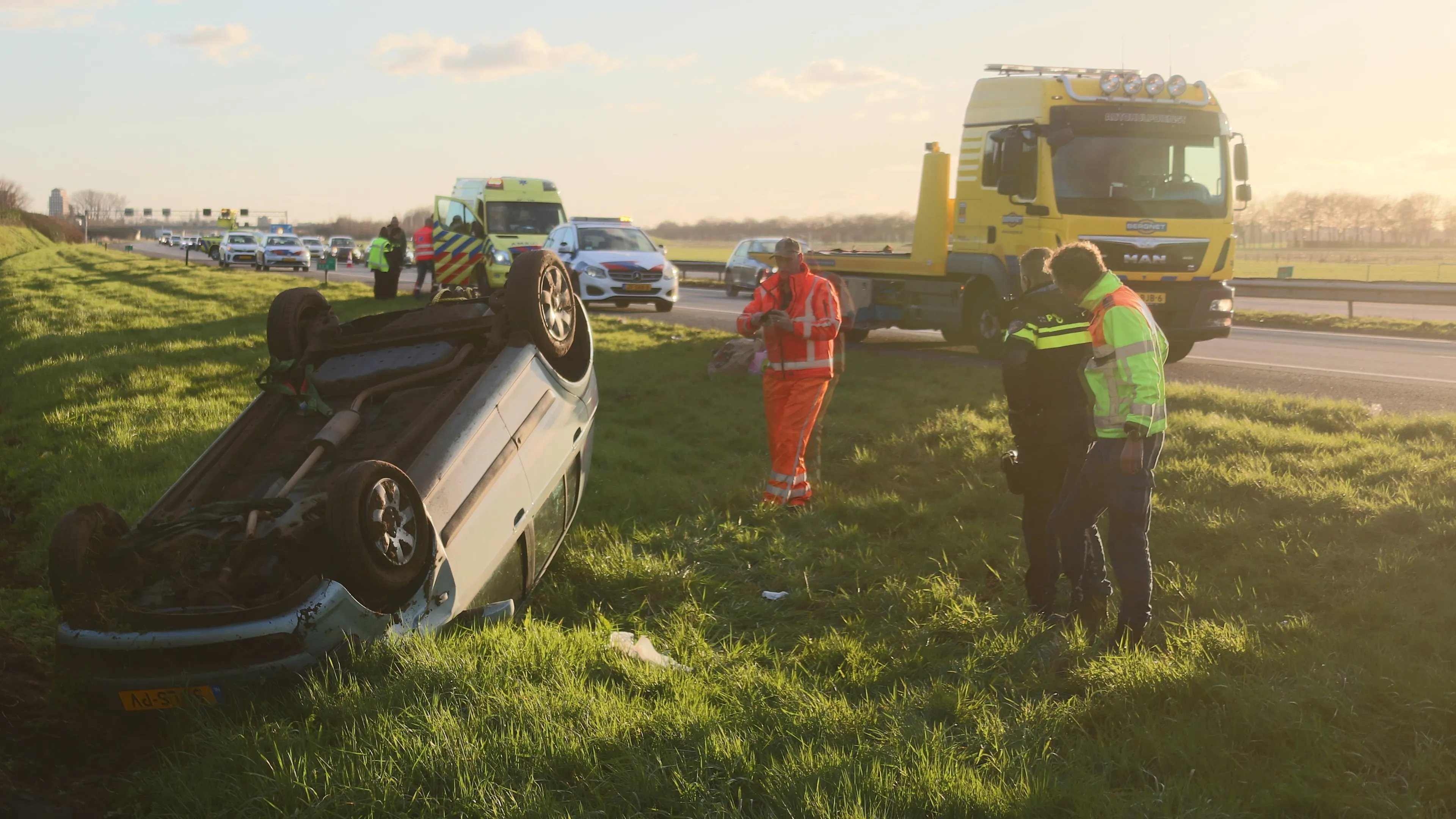 2023 02 26 auto op zijn kop