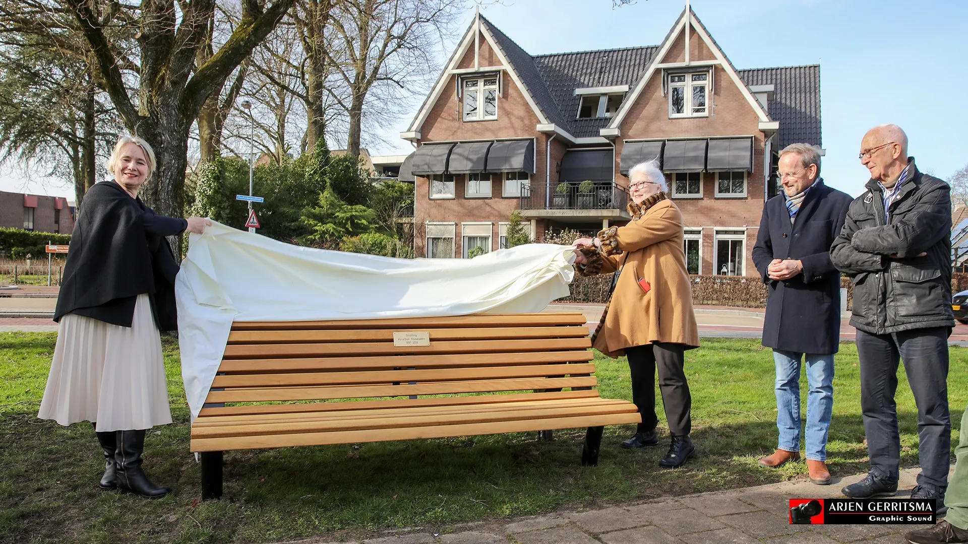 2023 03 15 bankje kunstbus 4