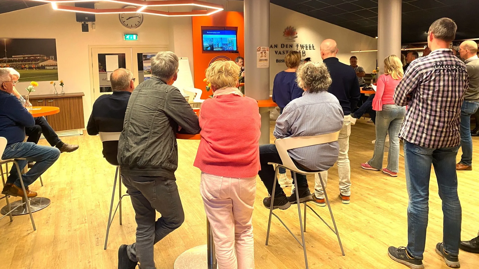 2023 04 12 buurtvereniging luxool presentatie in sparta businessclub