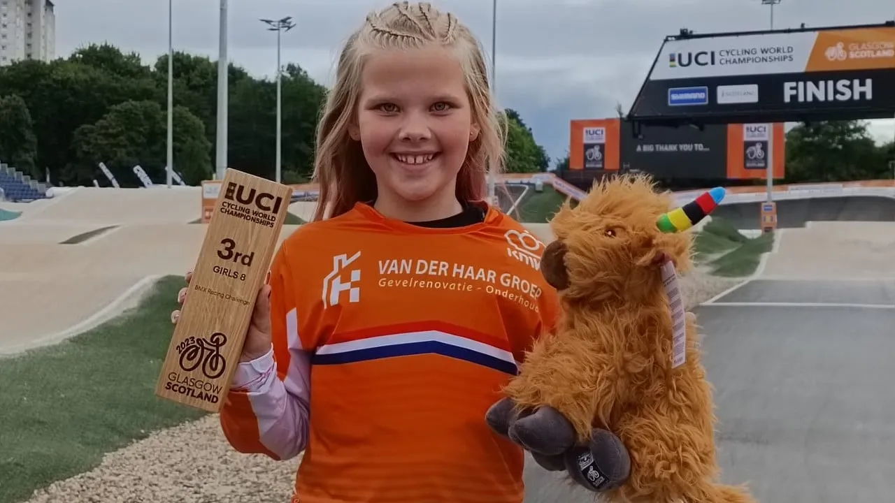 2023 08 98 fem mulhuyzen