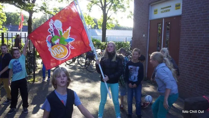 bq009mft4vj2rtsoxqov94gby 2013 10 01 chill out 1