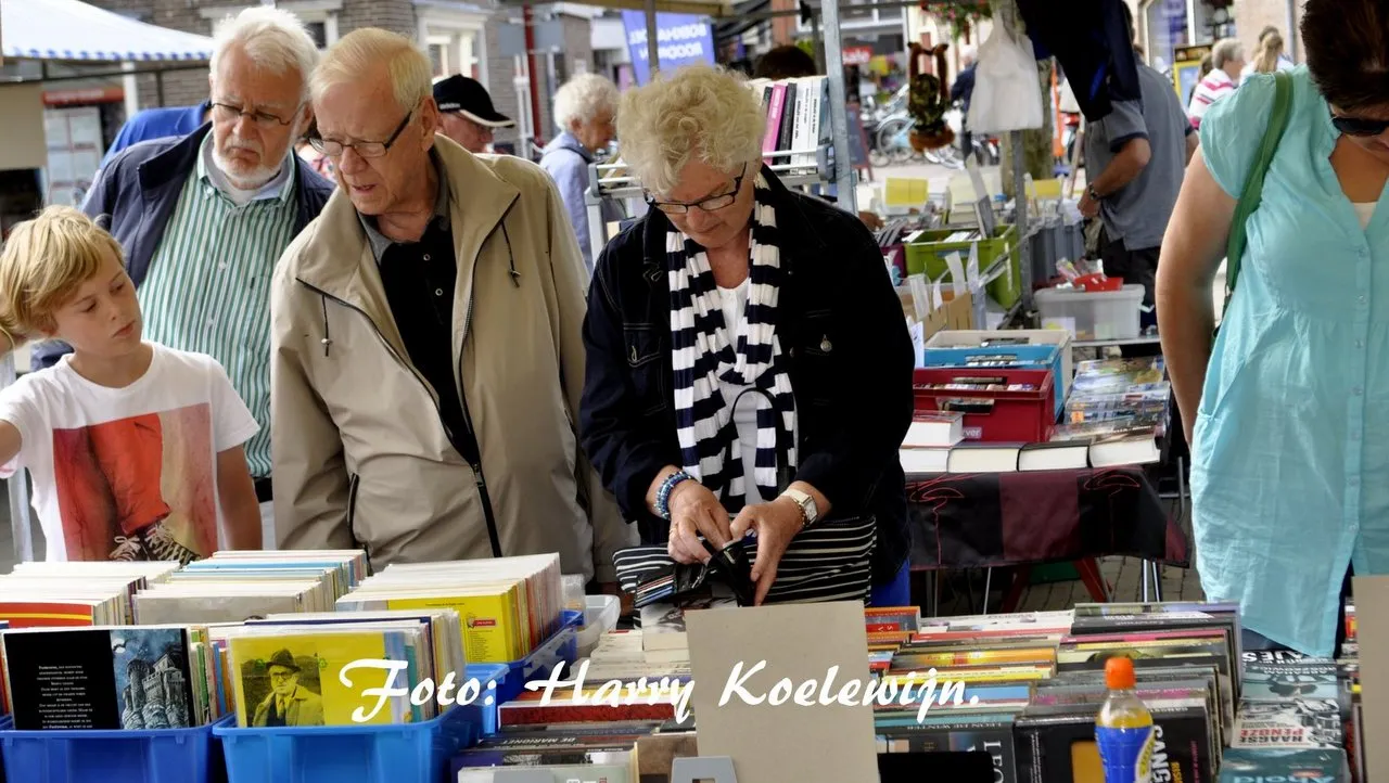 c13zkbyx6p6qffwxhll598acl 2013 08 09 boekenmarkt 3