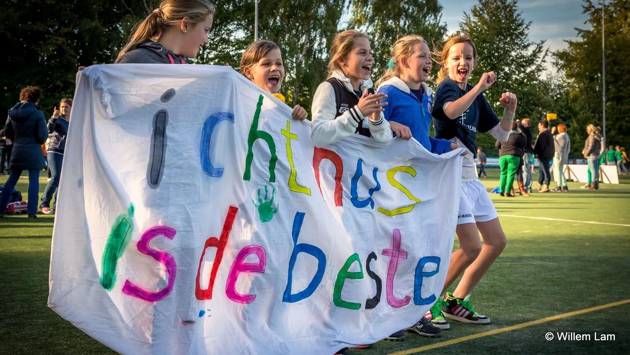 c4jdp3owjsa85fii1eoythqmr 2013 10 04 schookorfbaltoernooi 014