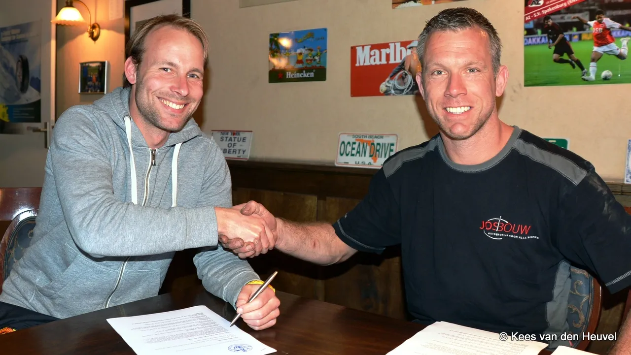 cjla42tracdn136xquof6i25z 2014 04 14 veensche boys contract guus verhoef