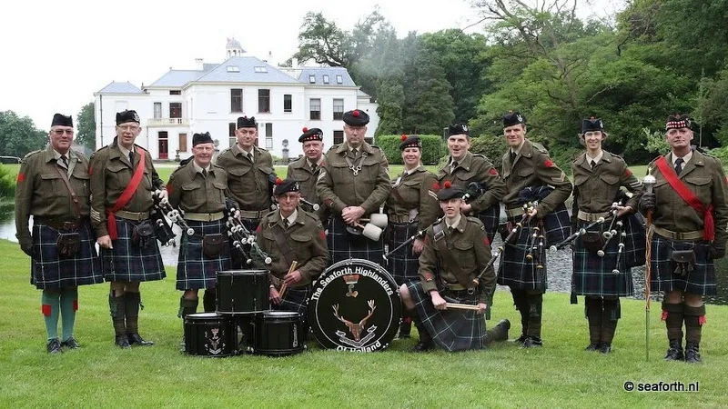 cnxd9rg0kipq16fadhcbcuxnn 2014 10 24 seaforthhighlandersposeren