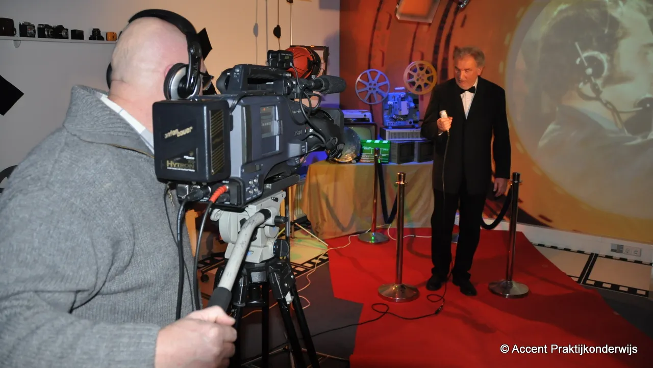 dv6jk3lj4lg98yw0fmqlc289y 2014 2 07 ad bouman in studio accent nijkerk4