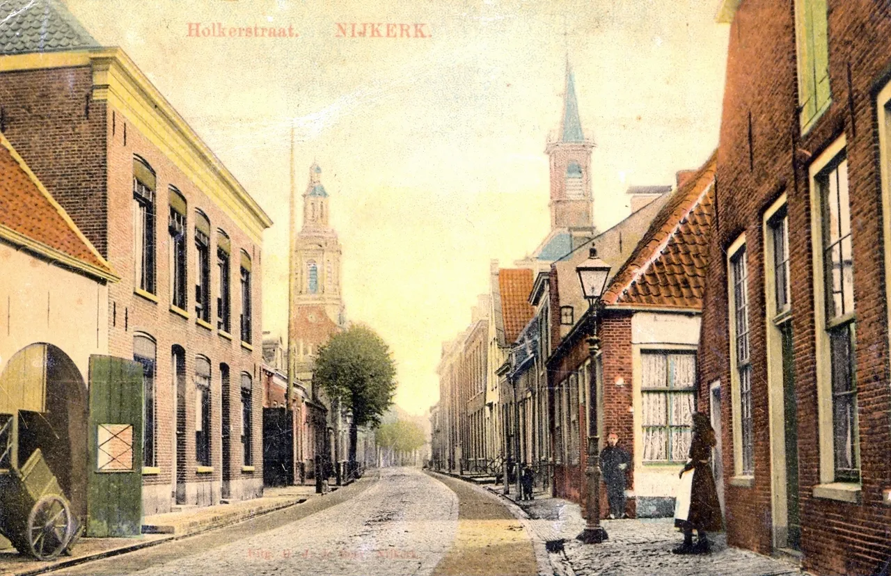 eaetaf7gl5lrwxastgbqf7tt0 2014 10 02 holkerstraat met katholieke kerk en grote kerk