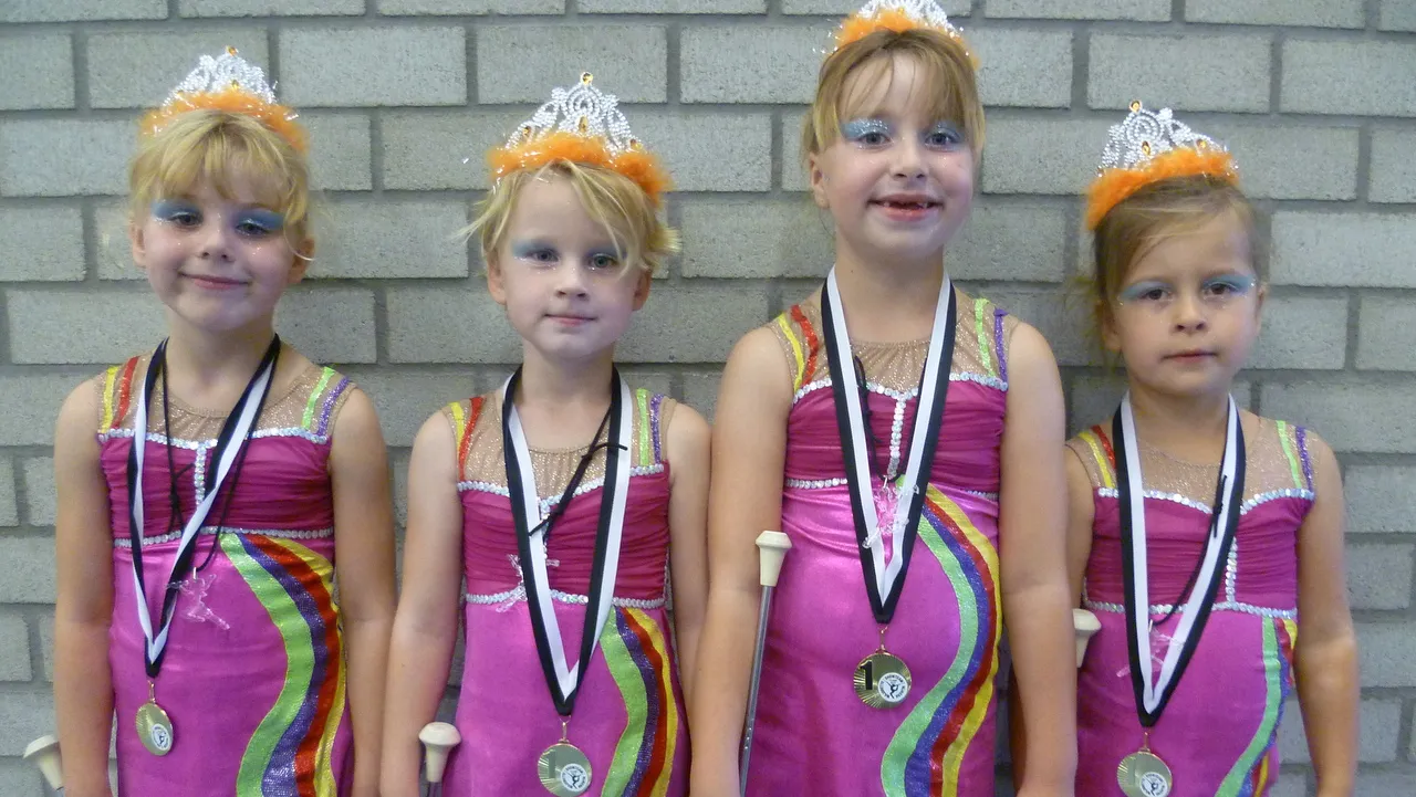 eau1t9kp74xunqjhgruotgug9 2014 09 14 twirl 4