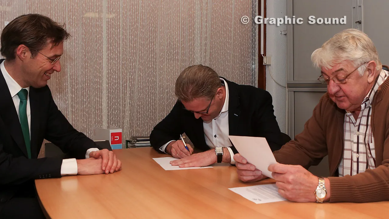 empgy829nz82gje8apwbr67p2 2014 01 10 van kommer 02