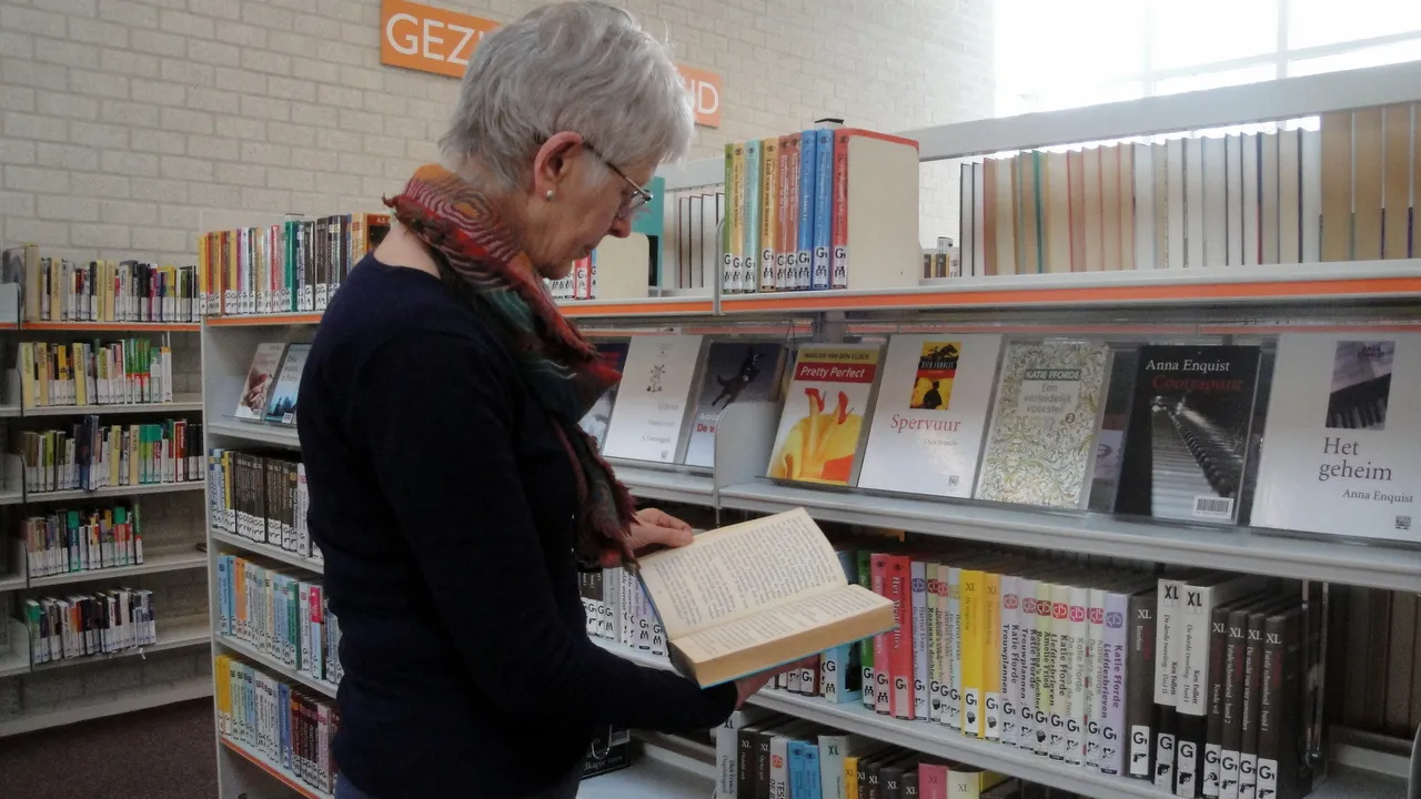 ez238hrbymfyny8fl1qfxnorr 2014 06 19 bibliotheek