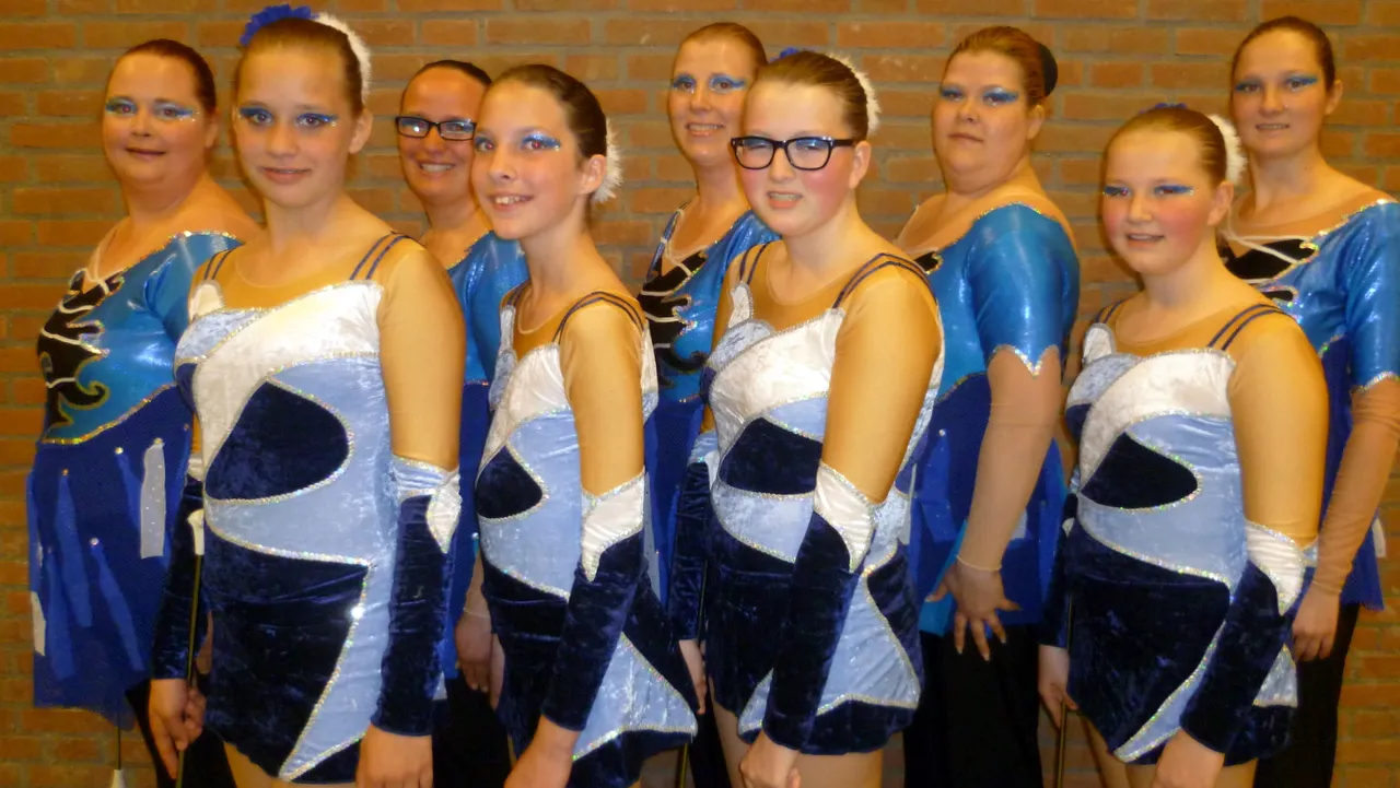 fhm16yian3fkpyxjej6059gj7 2014 06 22 majorettes