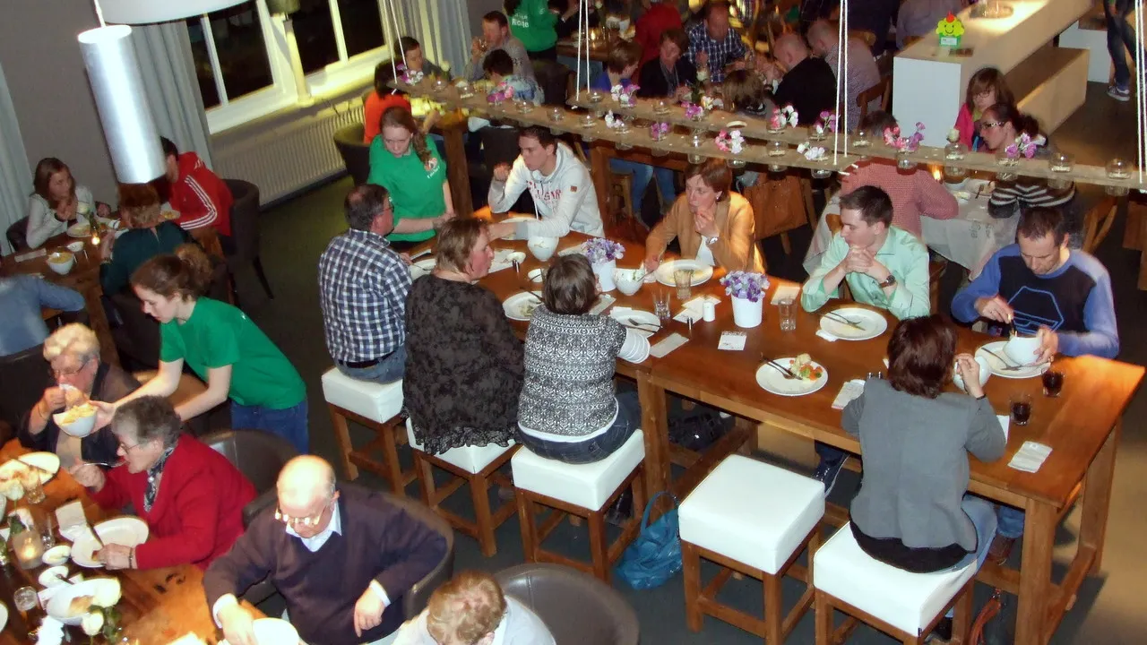 g9cj6q3pcm19l6ojzfci6j7tn 20140 03 22 bake for life 3