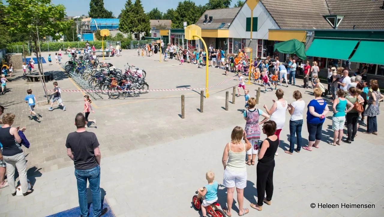 ga2hxj2nwgfzib72324vmz55d 2014 07 05 ichtusschool sponsorloop02a