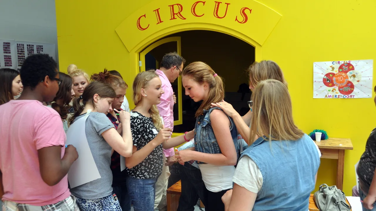 gb0rfypzohq05npe8qyf924cb 2014 05 27 justbeyoudag 3