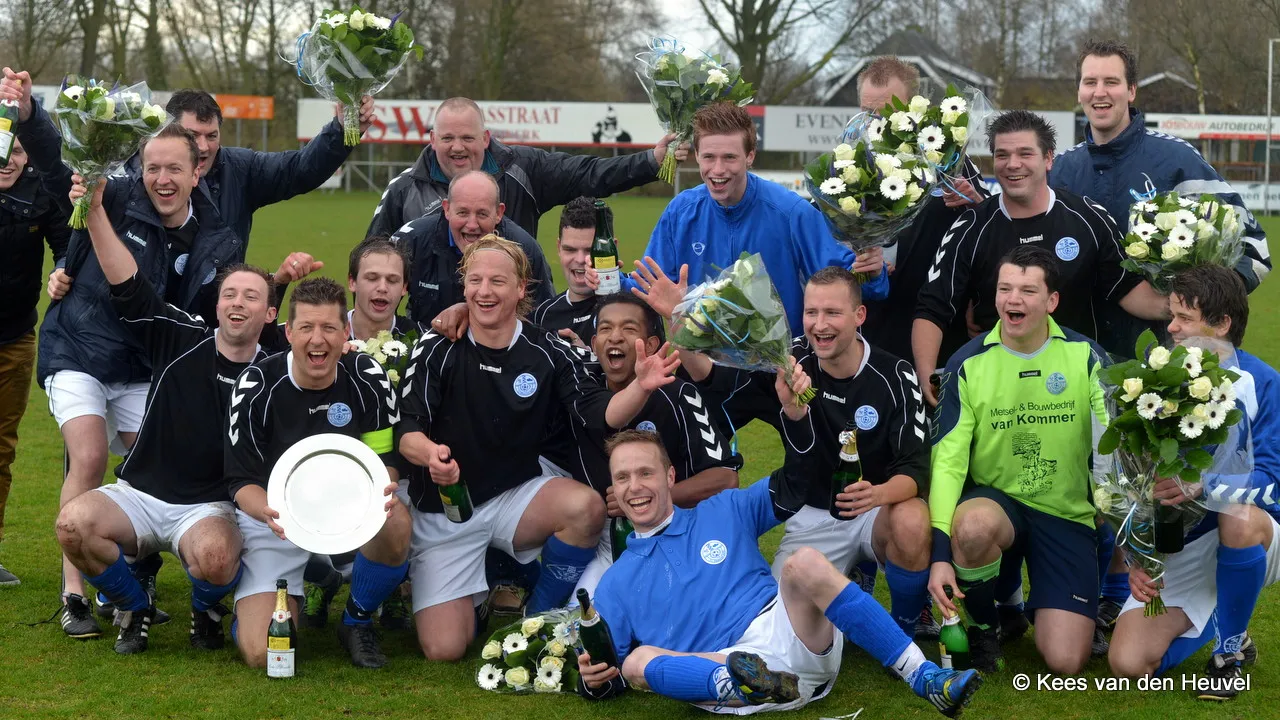 gg6mkrd67xy53teyqpc6unntm 2014 03 25 veensche boys 2 kampioen 22 3 teamfoto1