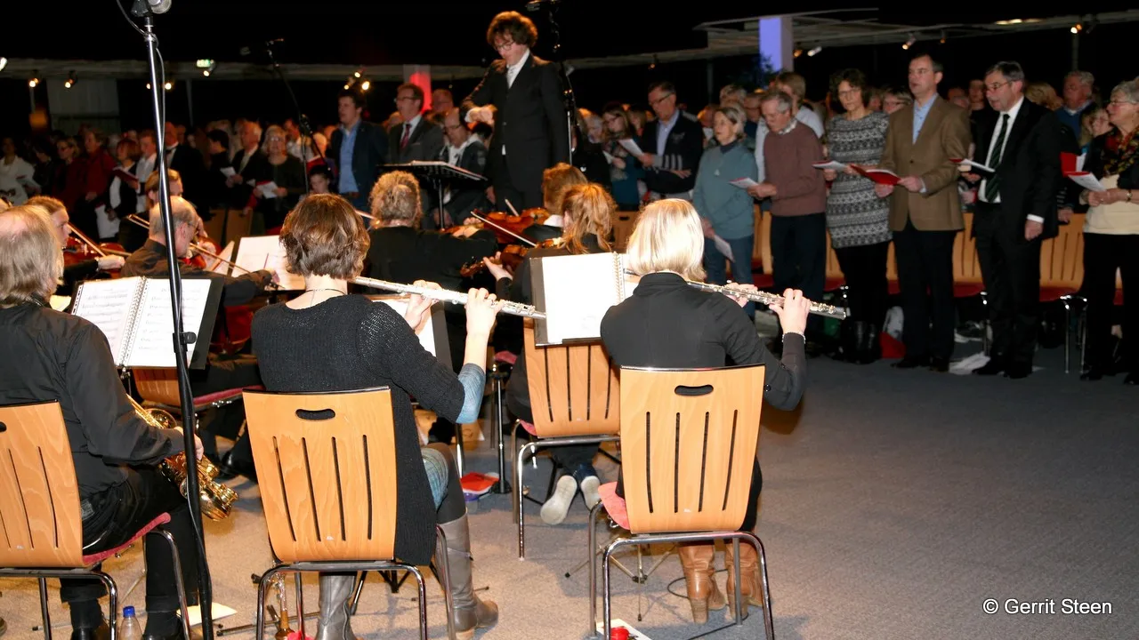 glmyr1e4o3ob7h2e2vcc7jibn 2013 12 15 intres kerstsamenzang 2