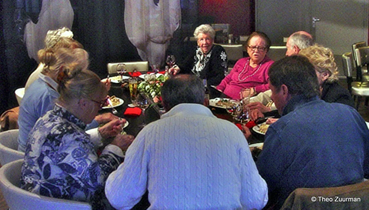 hr8hysm6utwcin7jy2ax847v5 2014 03 15 aanschuifmaaltijd2