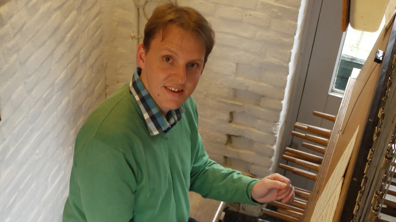 hxvptzziakvlk4z8unr391c5a 2013 08 16 rien donkersloot