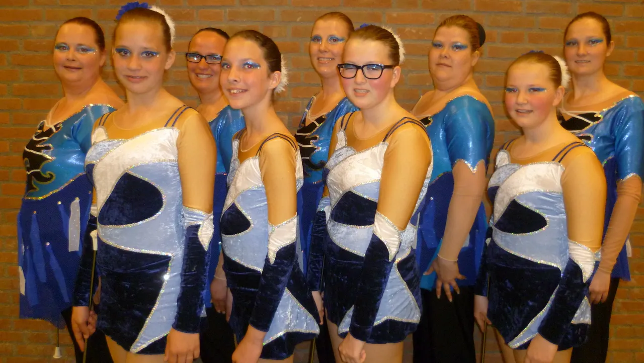 i5n2r0aof95if42nnugfh7z73 2013 09 07 majorettes