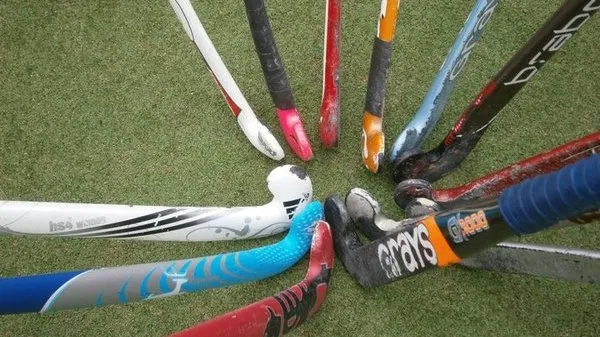 ic1rxdyvvf01av9f079k4isf2 hockeysticks 001