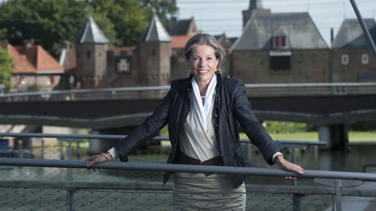 idl5d5t3ps8arp8k98mja6b2h 2014 10 03 tanja klip martin