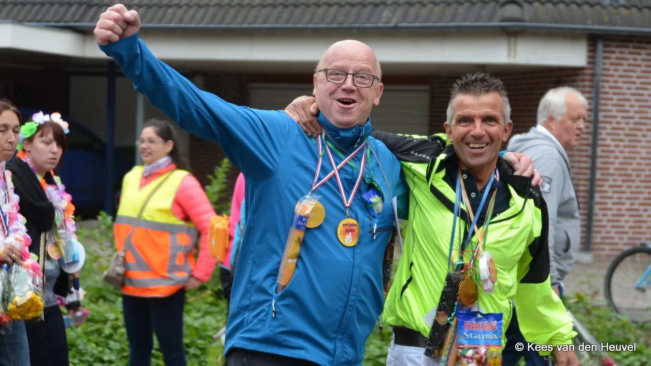 ii715gc7gfmzeqzsor108of2z 2014 06 20 avondvierdaagse hoevlaken 029