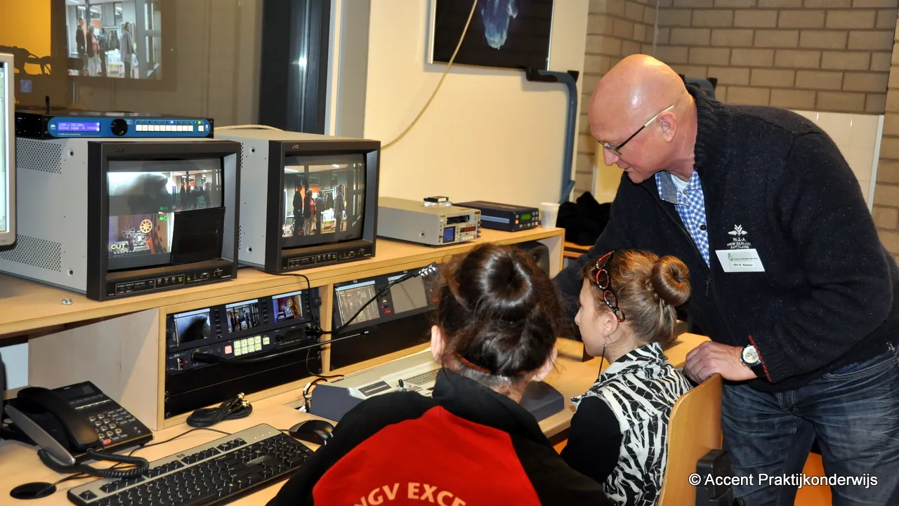 iovk66henua27cvyh3u18wssz 2014 01 26 accent ed keizer met toekomstige leerlingen in de reg
