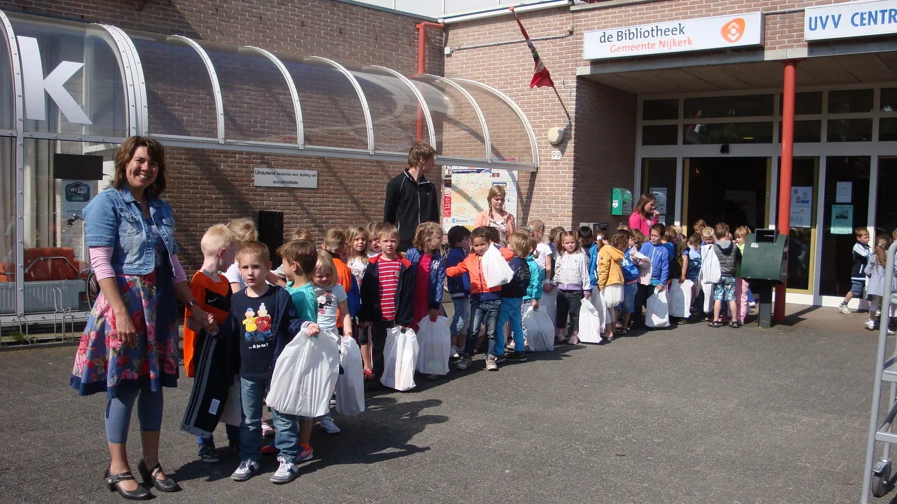 iwl6h73l50gj8c360xup2nljl 2013 06 07biebleesfeest trollemol 006