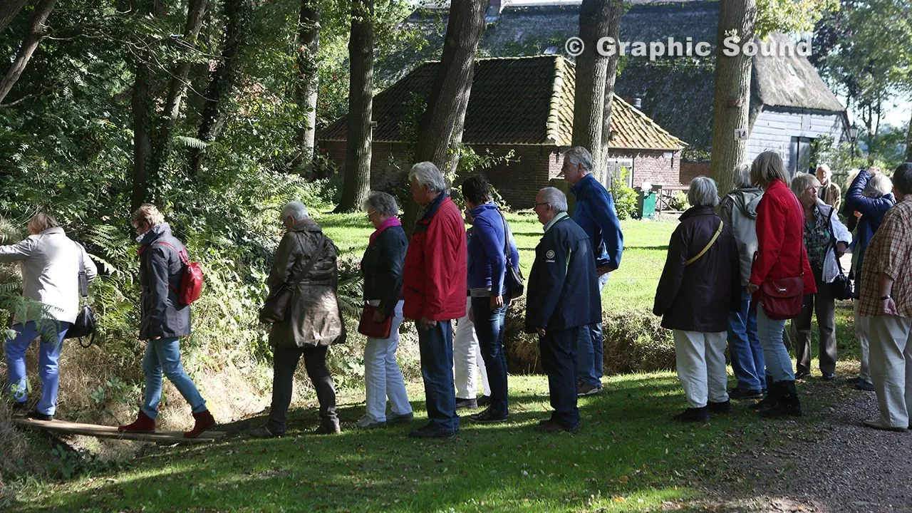 j4tavpi57xw076b81tbp71qrp 2013 10 07 ivn landschapsbus 004