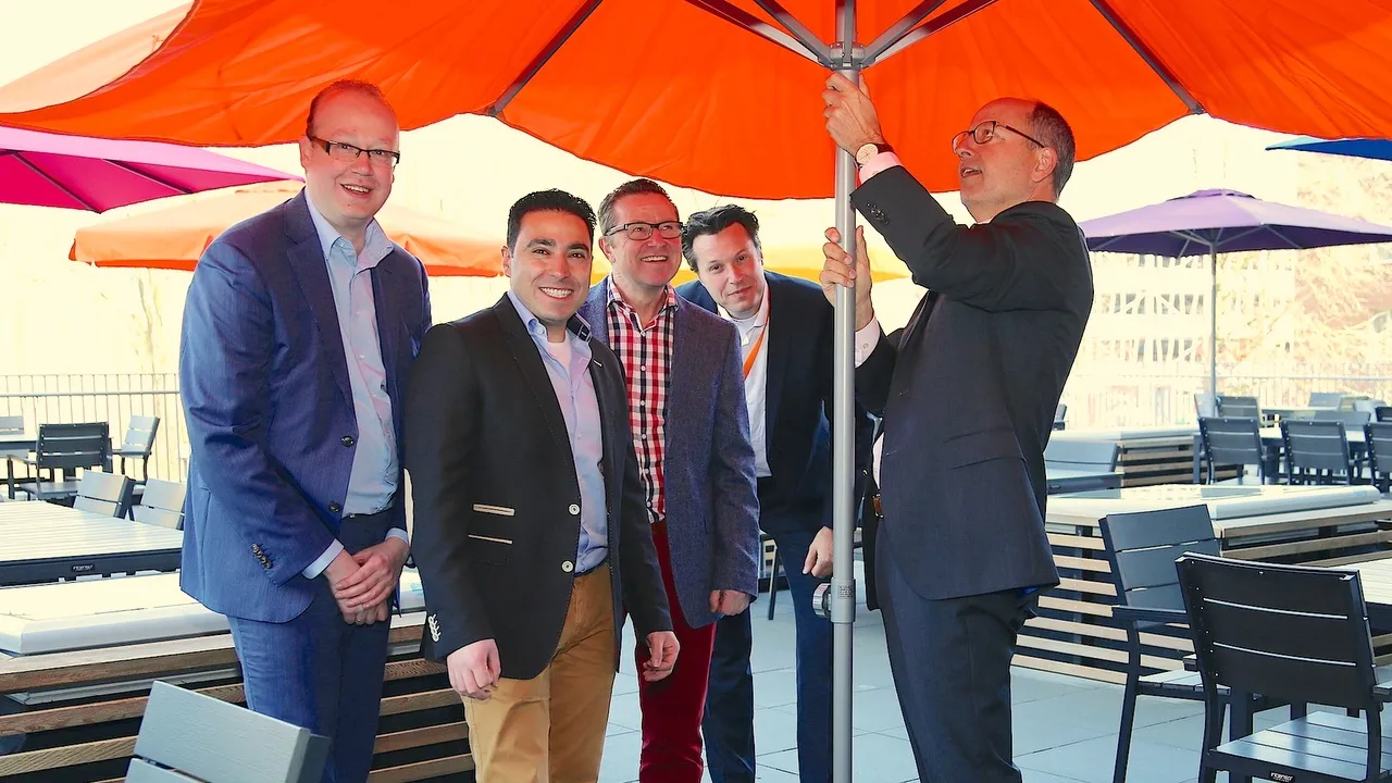 j6zs7vdlyph61g9fo7zdee3al 2014 03 12 meander opening dakterras