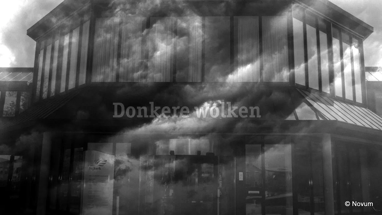 j7to3w2avpq75huz393b0r2bg donkere wolken