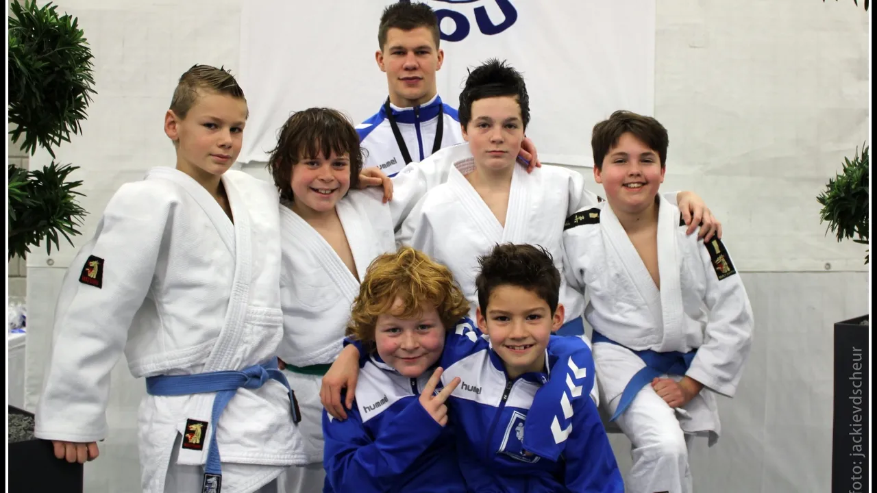 jbpj0oesv1vth2r15m8npxxjm 2014 01 25 rebel