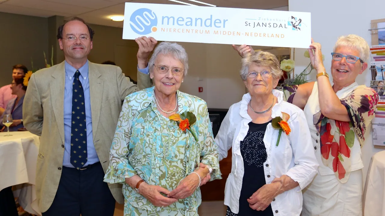 jw6cnc7xaitbi493ebo15cupu 2013 06 20opening niercentrum midden nederland 190613