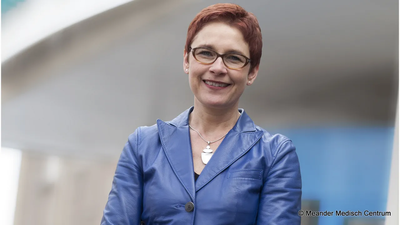 k3yt1fnt25qpudn3qsyinerws 2013 11 15 anita wydoodt