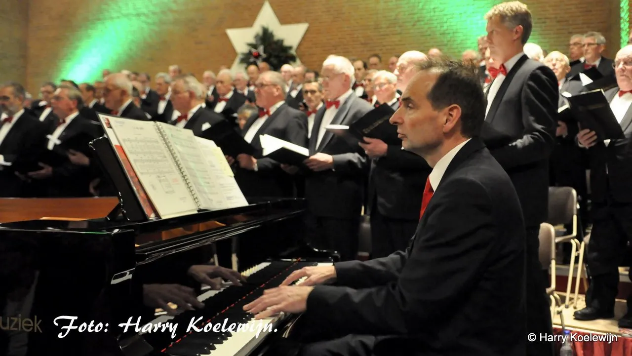 khw8amwfr7u4zynol7r5uewbn 2013 12 15 streekmanenkoor 3