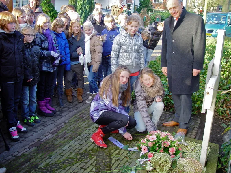 ks40ucm5izlrb2n1a3k80o5s6 192832